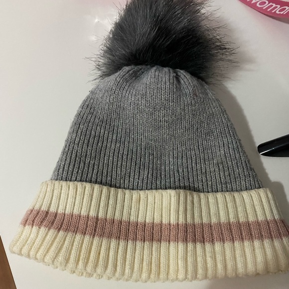 Cute winter hat - Picture 1 of 1